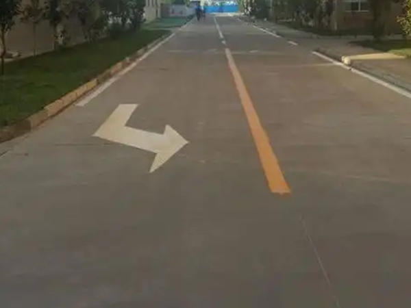 工業(yè)園區(qū)道路.jpg