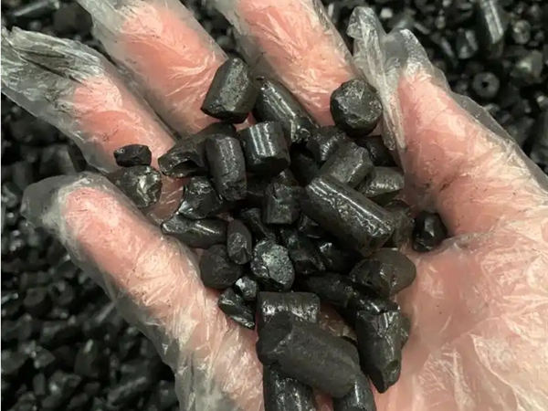 改性瀝青道路鋪設(shè) 改性瀝青圖片.jpg