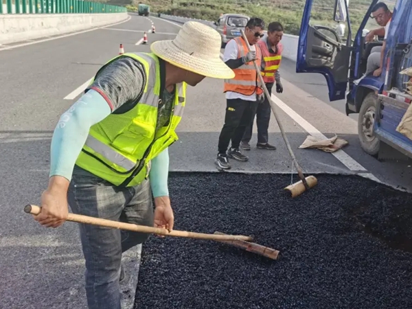 道路瀝青路面實(shí)戰(zhàn)施工方案，20年施工團(tuán)隊(duì)核心技術(shù)解析